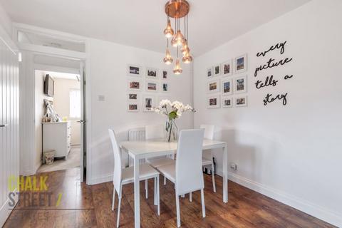22 Cornflower Way, Romford, RM3 0XY