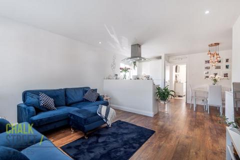 22 Cornflower Way, Romford, RM3 0XY