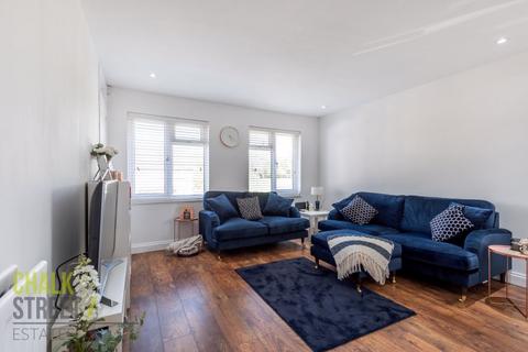 22 Cornflower Way, Romford, RM3 0XY