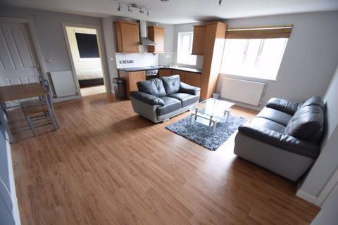 2 bedroom flat for sale - Treetop Close, Luton