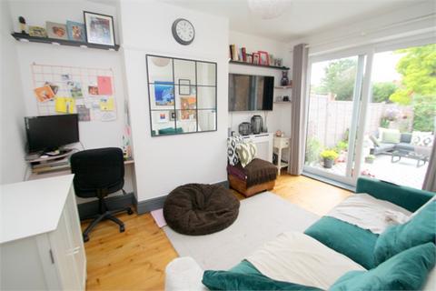 1 bedroom maisonette to rent, Kingston Road, STAINES-UPON-THAMES, TW18