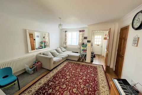 3 bedroom property to rent - Walkers Way, Wootton, Northampton, NN4