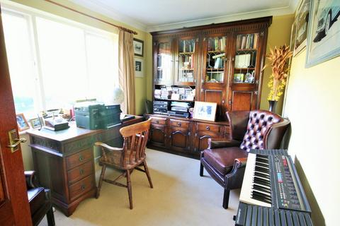 28 Longaford Way, Hutton, Brentwood, CM13 2LT