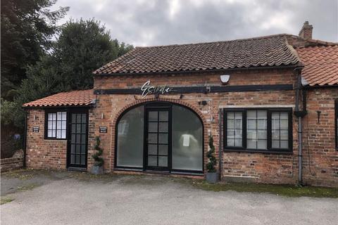 Office to rent - Courtyard Office, Saddlers House, 4-6 South Parade, Bawtry, Doncaster, South Yorkshire