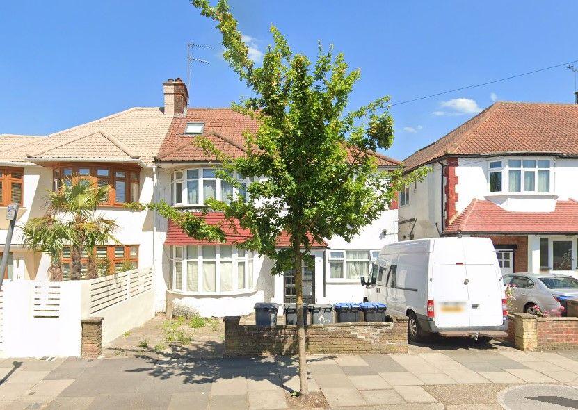 Park Avenue North, Willesden Green, NW10 Studio £1,250 pcm (£288 pw)