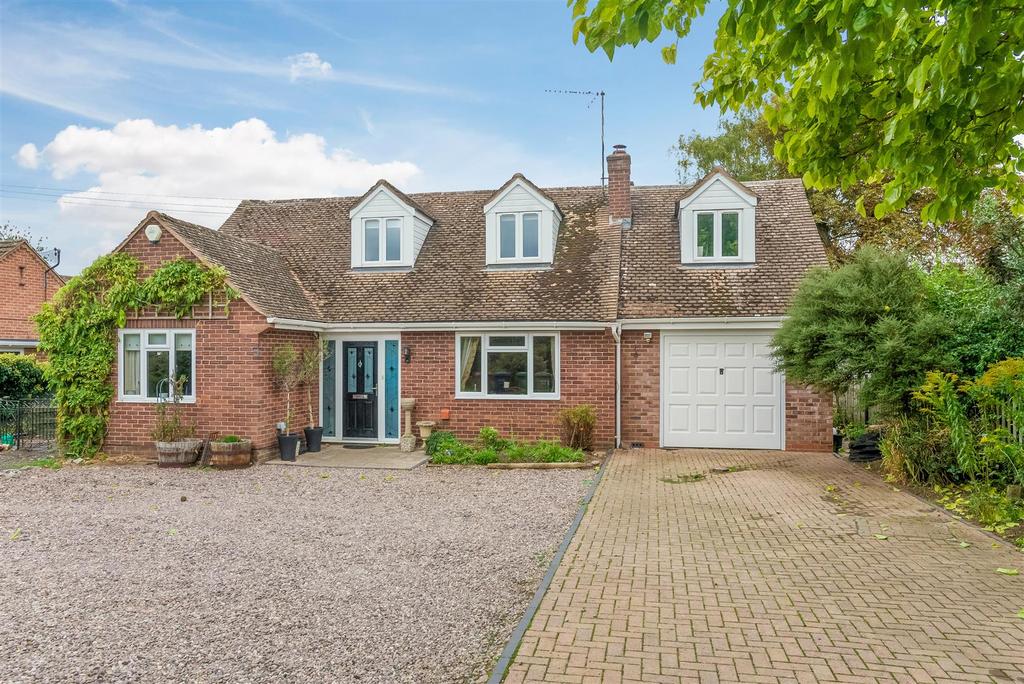 Coach Drive, Fladbury, Pershore... 4 bed detached house £700,000