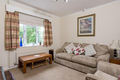 The Hollies Coach Drive, Fladbury, Pershore, WR10 2QN