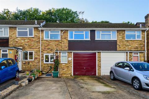 12 Baileys Close, Blackwater, Camberley, GU17 0AT