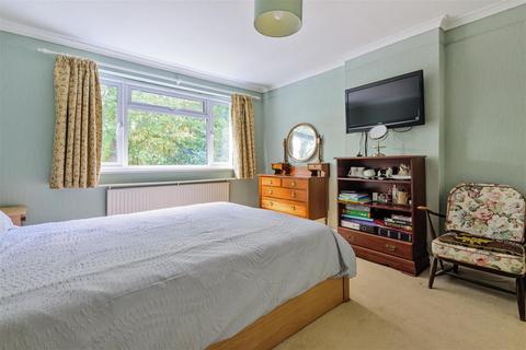 12 Baileys Close, Blackwater, Camberley, GU17 0AT