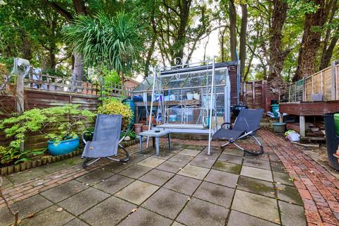 12 Baileys Close, Blackwater, Camberley, GU17 0AT