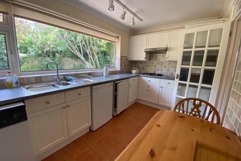 3 Collison Place, Tenterden, TN30 7BU