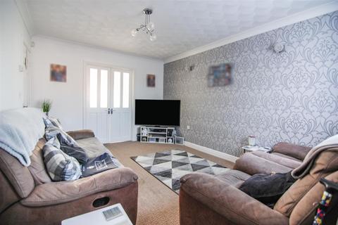 81 Parkland View, Lundwood, Barnsley, S71 5LG