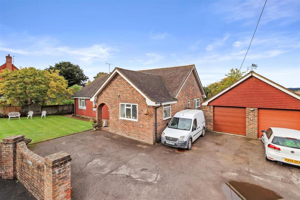 Windmill Hill, Hailsham 3 bed detached bungalow £650,000