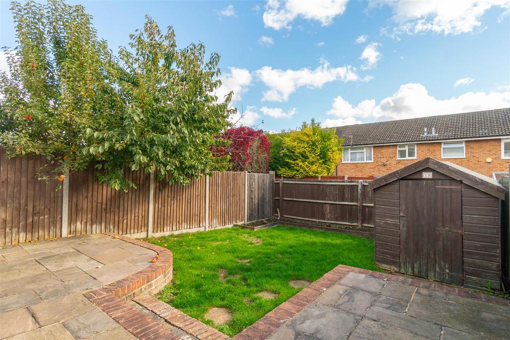 Newenden Close, Maidstone 3 bed semidetached house £375,000