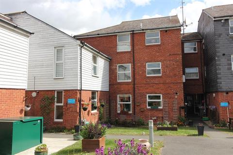 30 Caxton Close, Tenterden, TN30 6JW
