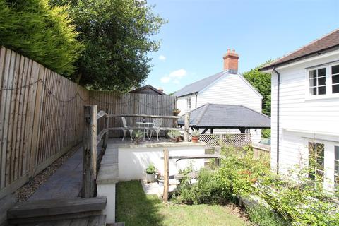 10 Fuggle Drive, Tenterden, TN30 6FJ