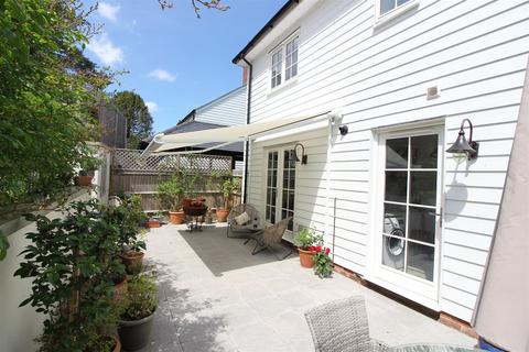10 Fuggle Drive, Tenterden, TN30 6FJ