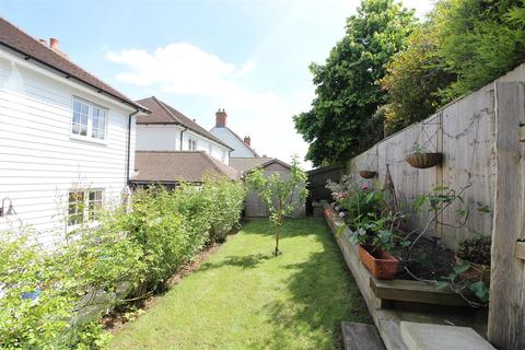 10 Fuggle Drive, Tenterden, TN30 6FJ