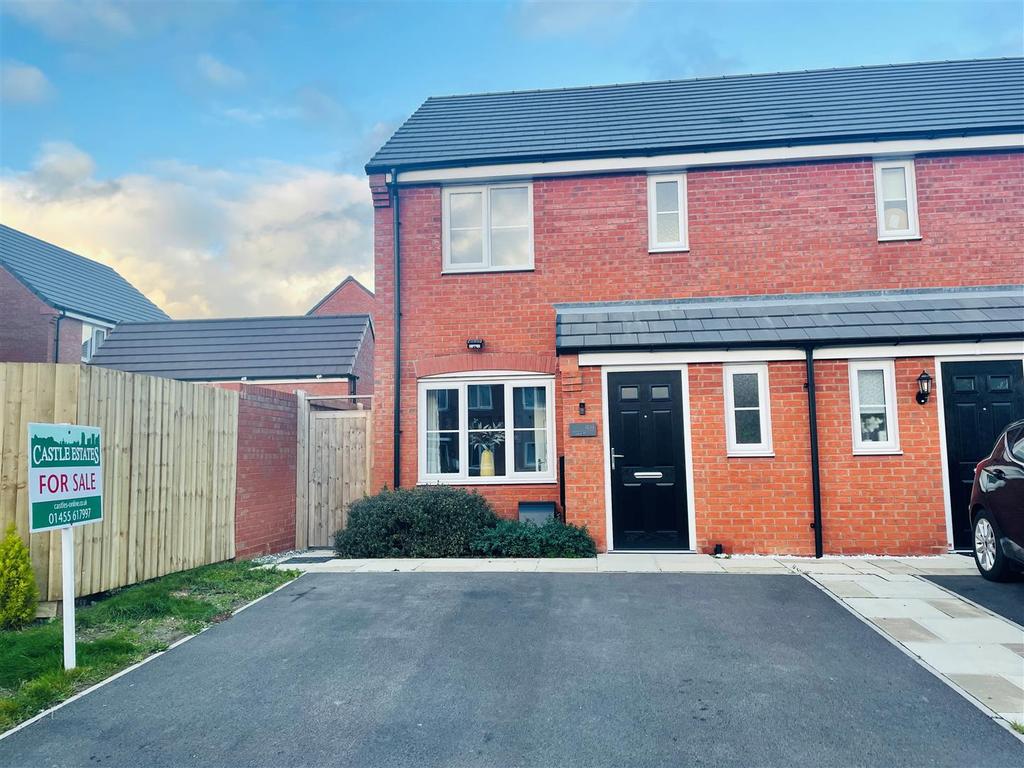 Crimson Way, Burbage, Hinckley 3 bed semidetached house for sale £