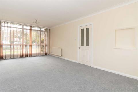 2 bedroom apartment to rent, Rugby Road, Worthing