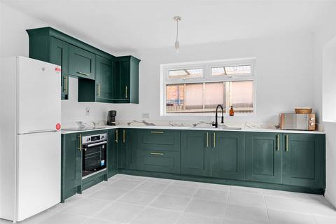 16a Pitchers Hill, Wickhamford, Evesham, WR11 7RT