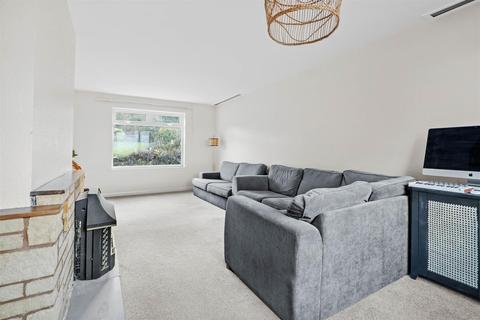 16a Pitchers Hill, Wickhamford, Evesham, WR11 7RT