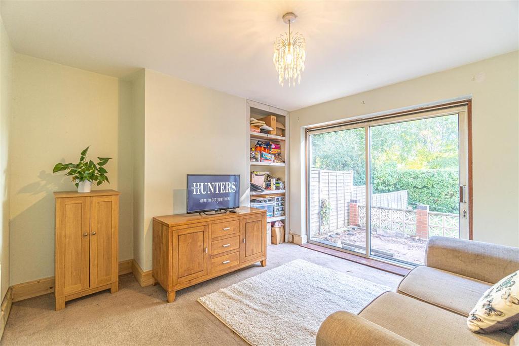 Green Lane, Kingswinford, DY6 7QH 4 bed semidetached house £325,000