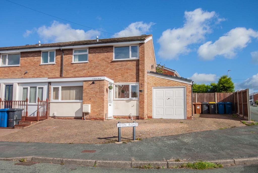 Avon Road, Burntwood, WS7 4UD 3 bed end of terrace house £850 pcm (£196 pw)