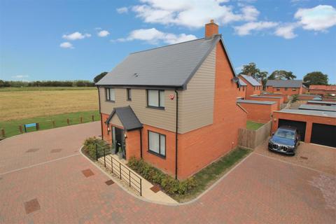 5 bedroom detached house for sale - Spring Meadow Rise, Gloucester
