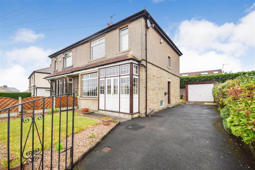 Lodore Road, Bradford, BD2 4HY 3 bed semidetached house £850 pcm (£196 pw)