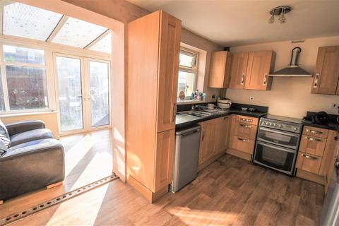 3 bedroom semi-detached house for sale - Woodhall Street, Hull