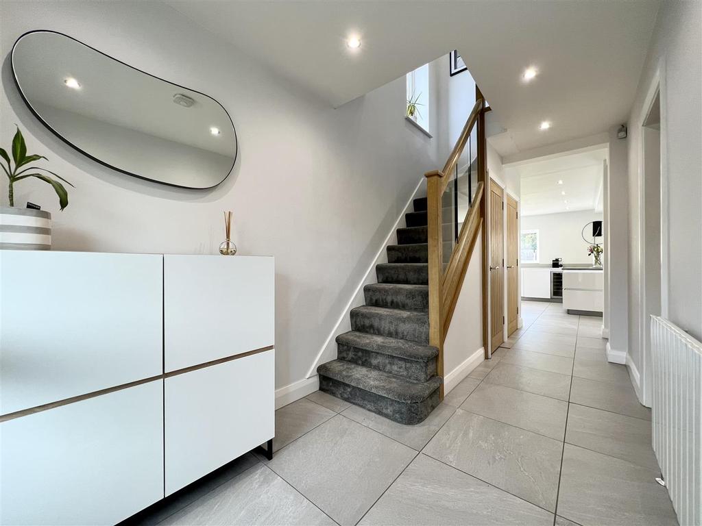 Summervale Road, Hagley, Stourbridge 3 bed semidetached house £550,000