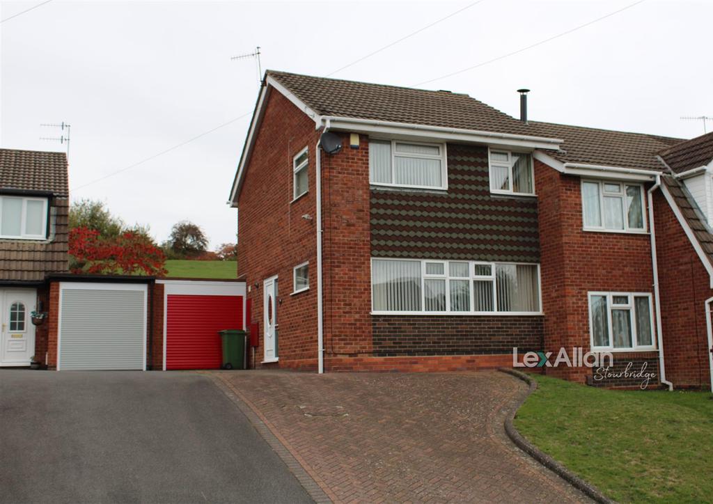 Hordern Crescent, Brierley Hill 3 bed semidetached house for sale £