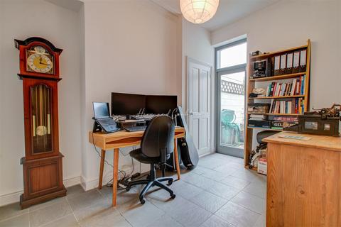 79 Romilly Crescent, Cardiff, CF11 9NQ