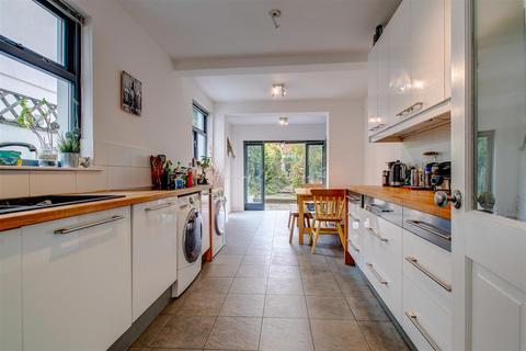 79 Romilly Crescent, Cardiff, CF11 9NQ
