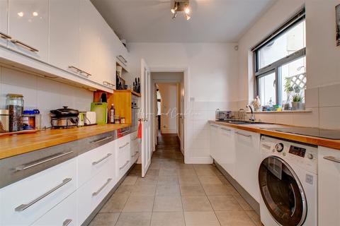 79 Romilly Crescent, Cardiff, CF11 9NQ