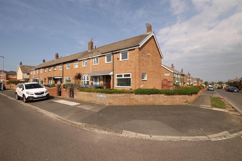 Garrick Grove, Hartlepool 2 bed end of terrace house £530 pcm (£122 pw)