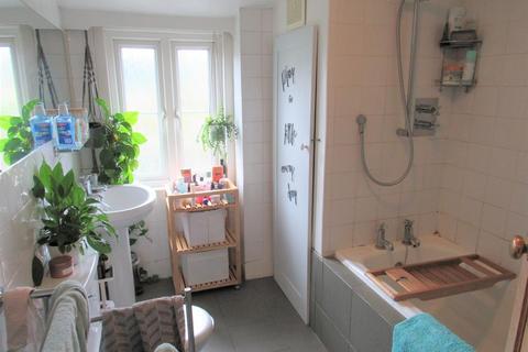 370 Carshalton Road, Carshalton, SM5 3PT