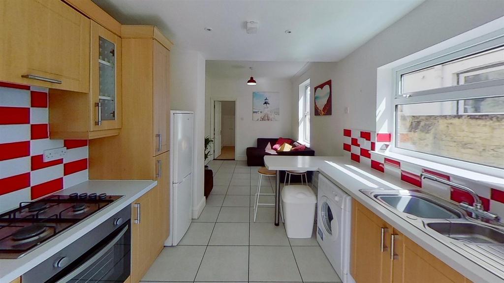 Hudson Road, Southsea, Portsmouth 5 bed house share £495 pcm (£114 pw)