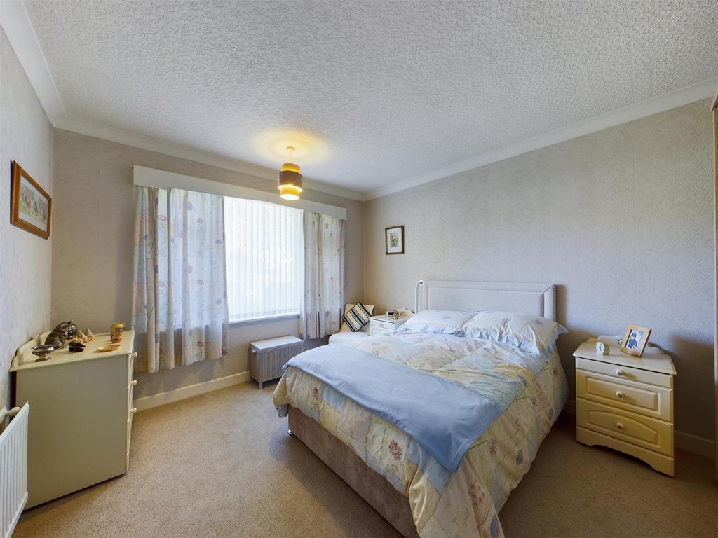 Bedroom: