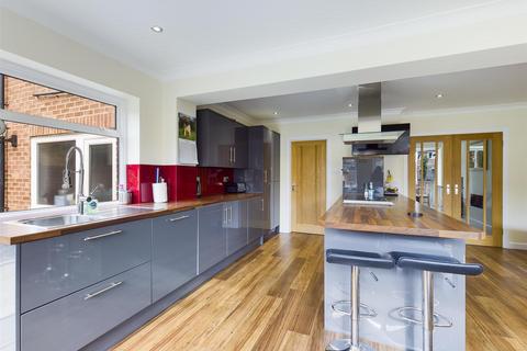 34 The Gallop, South Croydon, CR2 7LP