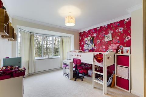 34 The Gallop, South Croydon, CR2 7LP