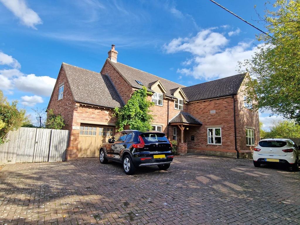 Main Street, Grendon Underwood, Aylesbury 5 Bed House For Sale - £750,000