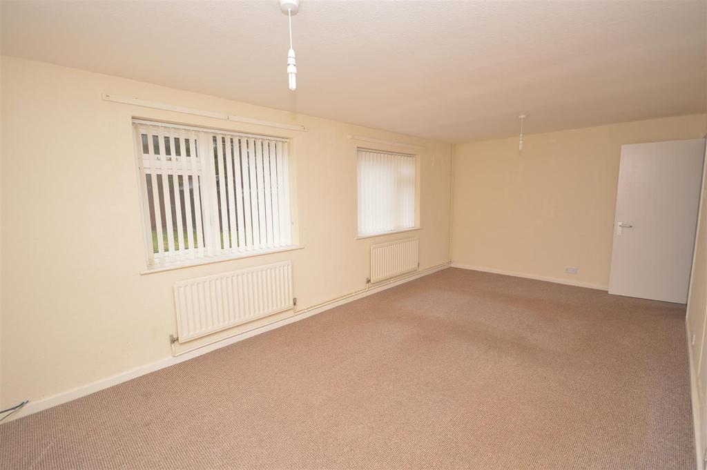 Bettesworth Road, Hemswell Cliff... 3 bed house £525 pcm (£121 pw)