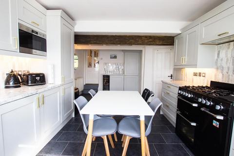 12 Blacksnape Road, Hoddlesden, Darwen, BB3 3PN