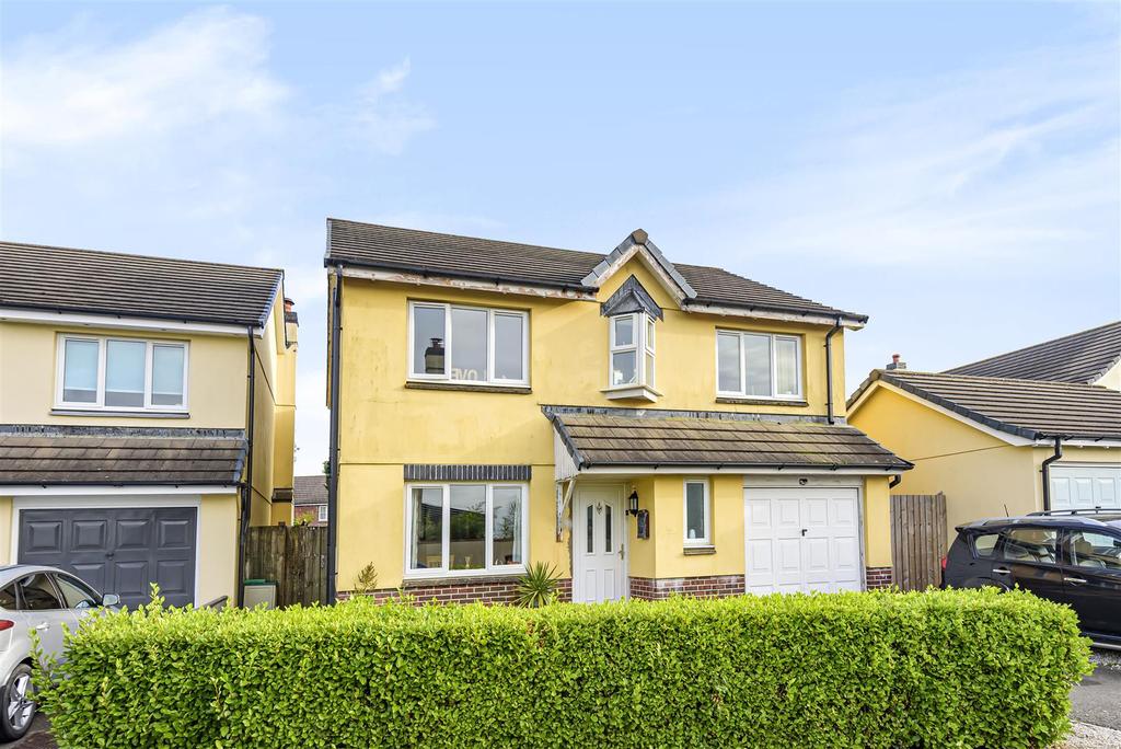 Robin Drive, Launceston 4 bed detached house for sale £325,000