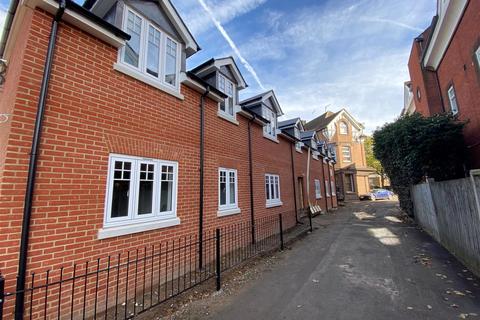 1, Roman Court Bridge Road, East Molesey, KT8 9HH