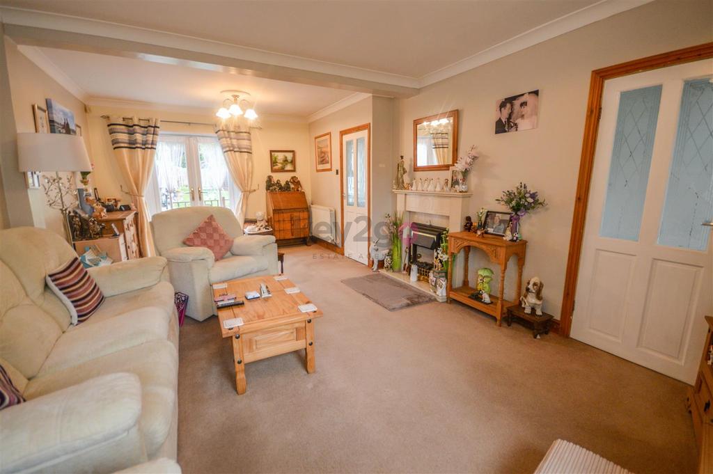 Adlington Avenue, Wingerworth, Chesterfield, S42 3 bed semidetached