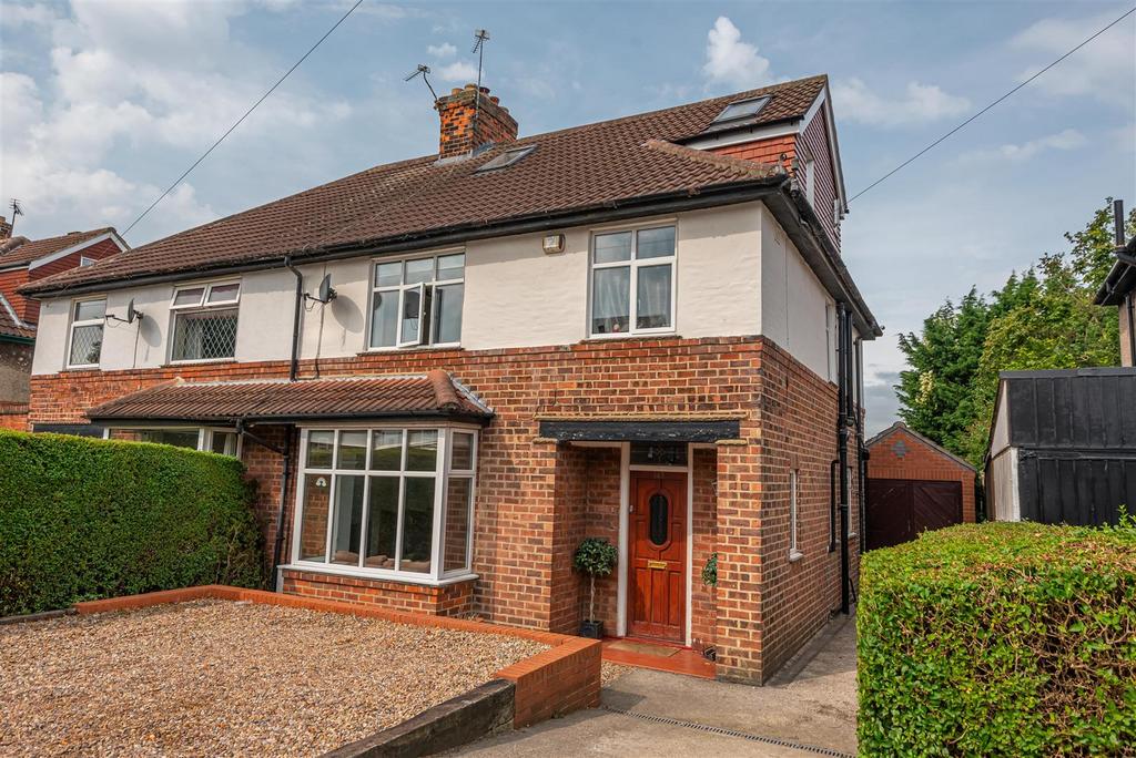 Manor Drive North, York 4 bed semidetached house £450,000