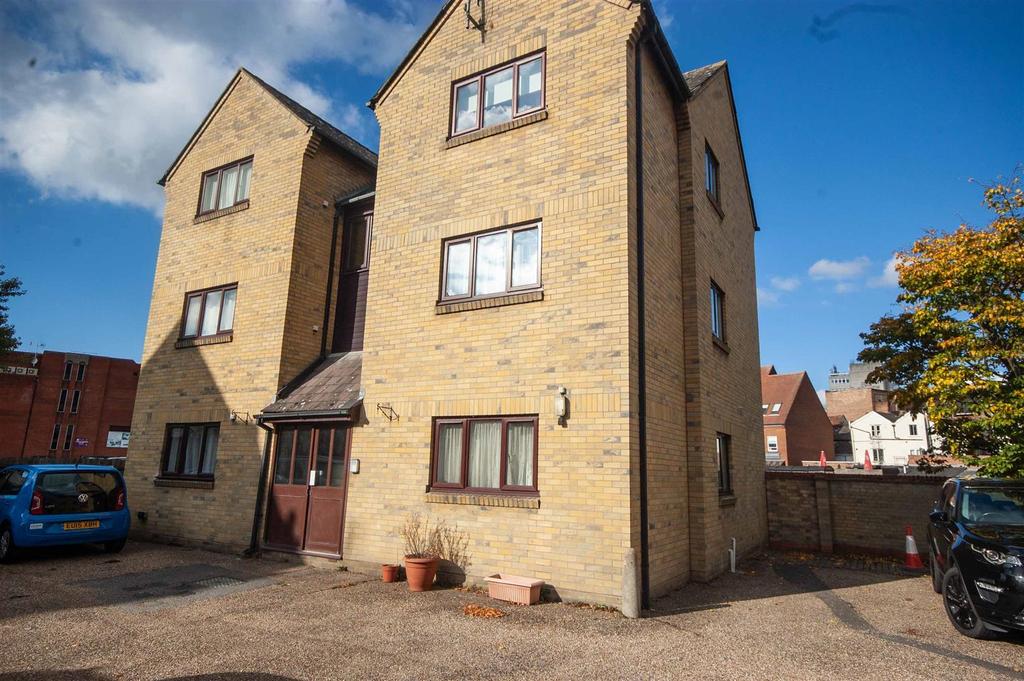 Mildmay Road, Old Moulsham/City Centre, Chelmsford 1 bed flat for sale
